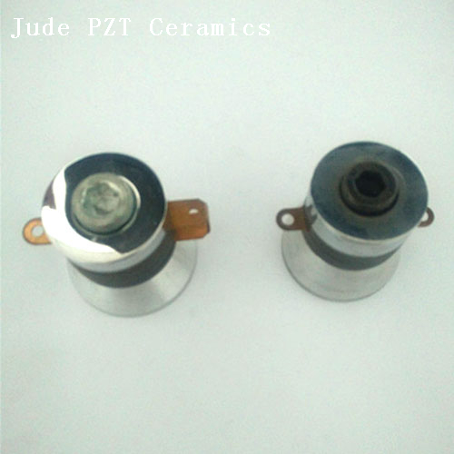 Transductor de limpieza ultrasónico para un limpiador ultrasónico