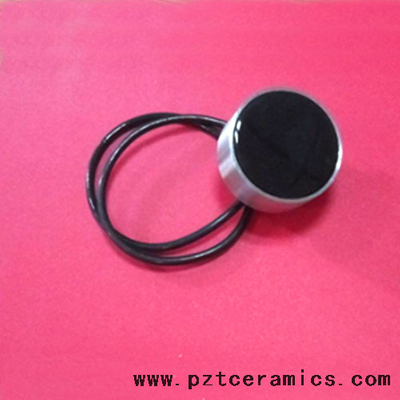Detección subacuática de transductor de material compuesto piezoeléctrico