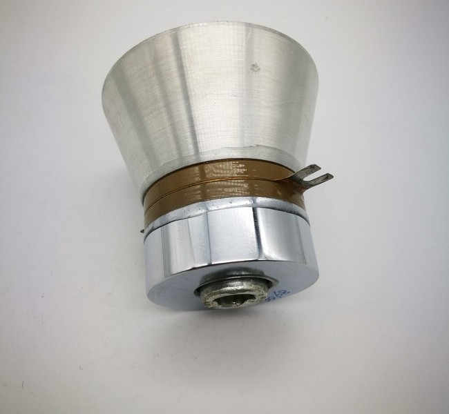 Transductor de limpieza ultras&oacute;nica