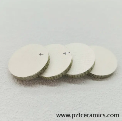 Material compuesto piezoel&eacute;ctrico